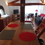 La Maison Au Bout De L'allee Holiday home Carbes
