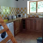 La Maison Au Bout De L'allee Holiday home Carbes
