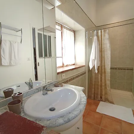 La Maison Au Bout De L'allee * Carbes