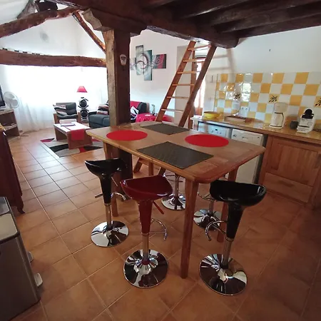 La Maison Au Bout De L'allée Сasa de vacaciones *