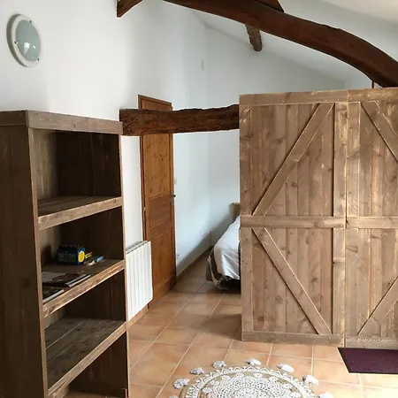 La Maison Au Bout De L'allee